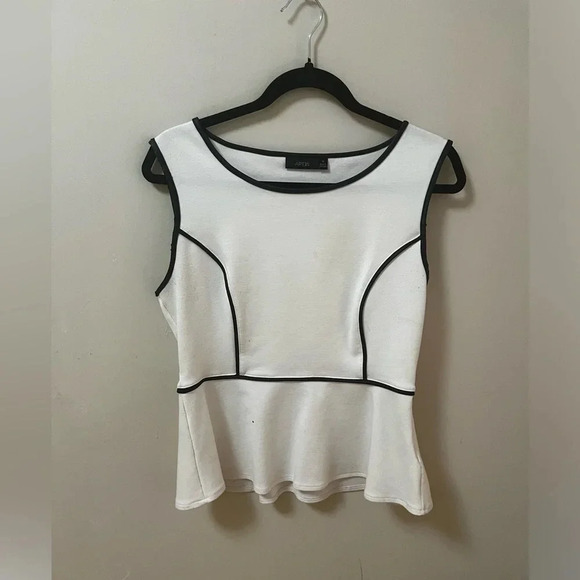 Apt. 9 Sleeveless White Top with Black Trim- Medium - Picture 1 of 6